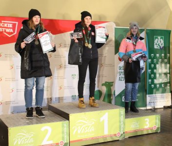 Ceremonia rozdania nagród i pucharów w amfiteatrze