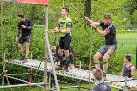 Zawodnicy podczas biegu Barbarian Race/fot. Bartłomiej Kukucz - ox.pl