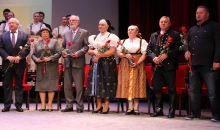 Laureaci śpiewają "Ojcowski dom"