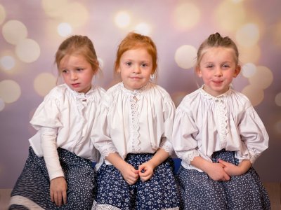 Występy grup tanecznych z okazji Dnia Babci i Dziadka