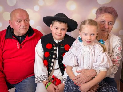 Występy grup tanecznych z okazji Dnia Babci i Dziadka