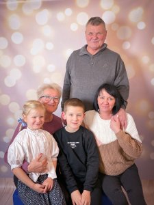 Występy grup tanecznych z okazji Dnia Babci i Dziadka