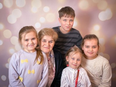 Występy grup tanecznych z okazji Dnia Babci i Dziadka