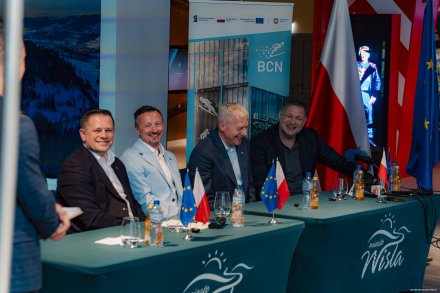 Konferencja prasowa przed otwarciem Beskidzkiego Centrum Narciarstwa