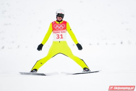 Piotr Żyła w konkursie indywidualnym na Olimpiadzie Zimowej w Pekinie/foto.skijumping.pl