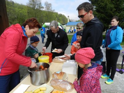 Posiłek po wyczerpującym biegu