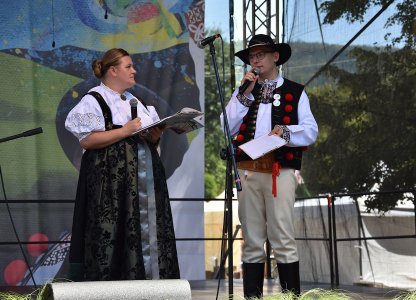 Koncert kapel na małej estradzie