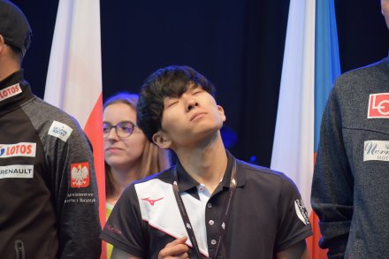 Zamyślony Yukiya Sato