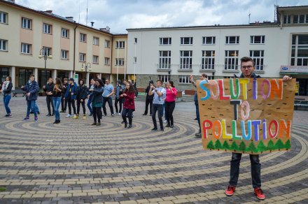 Happening na wiślańskim placu Hoffa