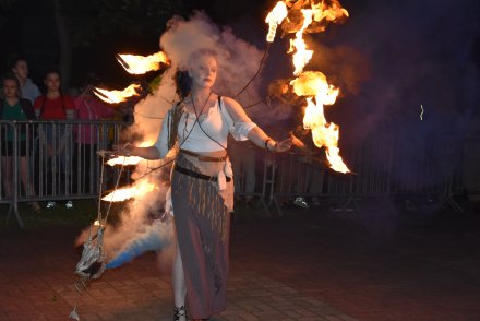 Cieszymy się latem - teatr ognia