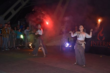 Cieszymy się latem - teatr ognia
