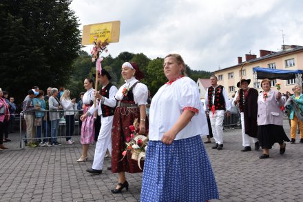 Korowód dożynkowy przeszedł przez Wisłę
