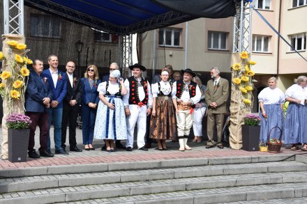 Korowód dożynkowy przeszedł przez Wisłę