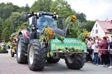 Korowód dożynkowy przeszedł przez Wisłę