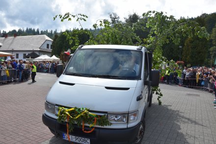 Korowód dożynkowy przeszedł przez Wisłę