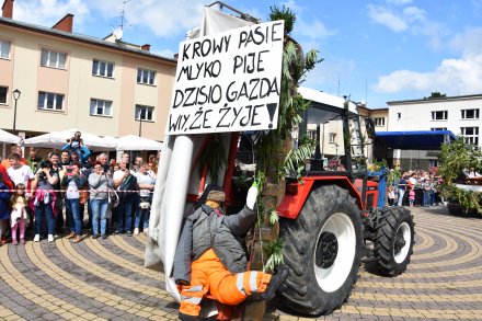 Korowód dożynkowy przeszedł przez Wisłę