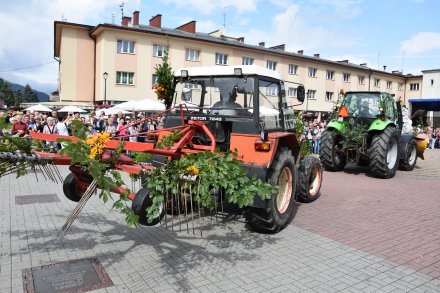 Korowód dożynkowy przeszedł przez Wisłę