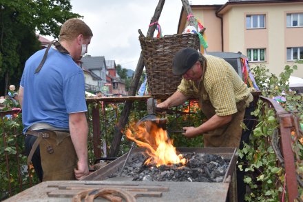 Korowód dożynkowy przeszedł przez Wisłę
