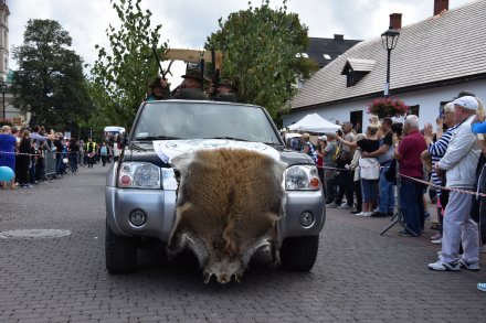 Korowód dożynkowy przeszedł przez Wisłę