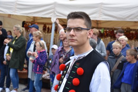 Korowód dożynkowy przeszedł przez Wisłę