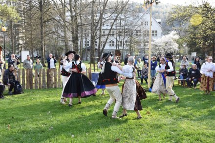 Tradycyjne "stowiani moja" w wykonaniu Zespołu regionalnego "Wisła" z Wisły