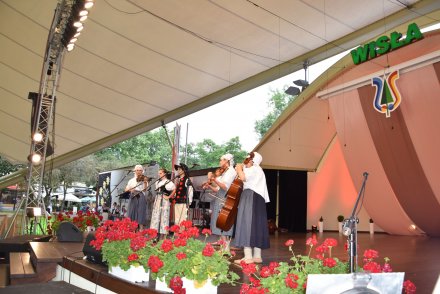 Piąty dzień Tygodnia Kultury Beskidzkiej w Wiśle - występy w wiślańskim amfiteatrze - Kapela Borowiczka