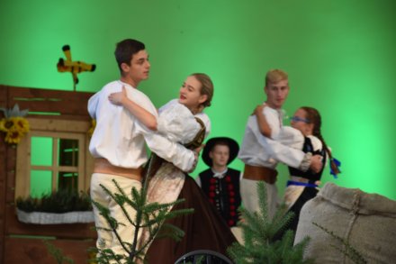 Zespół "Wisła" w amfiteatrze podczas dożynek