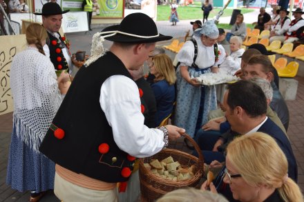 Obrzęd dożynkowy w wiślańskim amfiteatrze