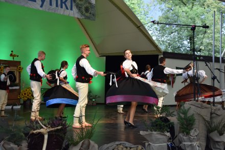 Obrzęd dożynkowy w amfiteatrze