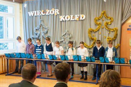 Występ dzieci podczas Wieczoru Kolęd