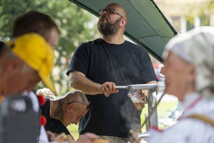 Poczęstunek dla uczestników korowodu