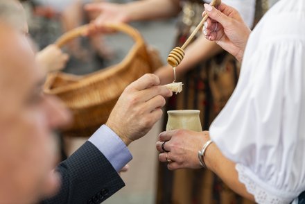 Wiślańskie Dożynki - uroczystości w amfiteatrze - poczęstunek