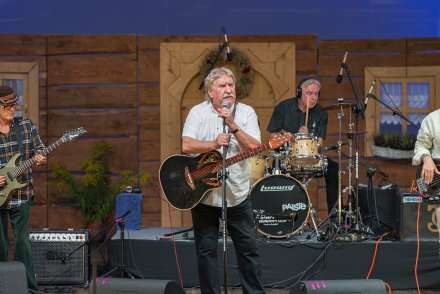 Wiślańskie Dożynki - koncert zespołu Jan Wojdak & Wawele