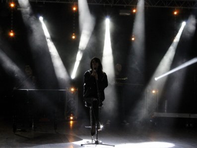 Fragment koncertu Sylwii Grzeszczak z zespołem