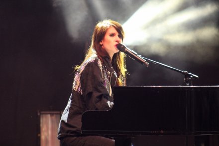 Fragment koncertu Sylwii Grzeszczak z zespołem