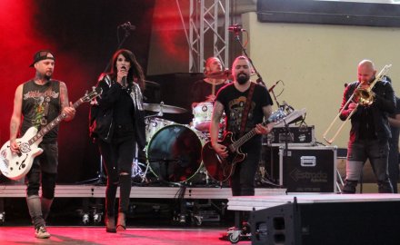 Fragment koncertu Sylwii Grzeszczak z zespołem