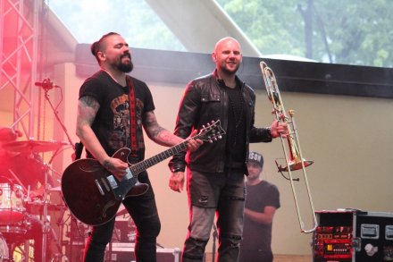 Fragment koncertu Sylwii Grzeszczak z zespołem