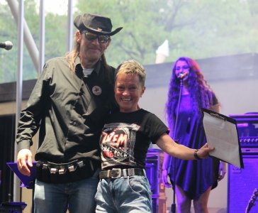 Maria Bujok i leder zespołu Korek