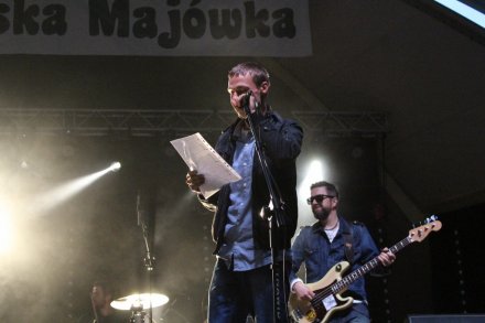 Piotr Żyła wykonuje utwór z Myslovitz