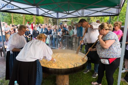 Fragment smażenia jajecznicy