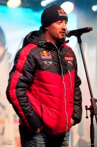 Adam Małysz wita kibiców