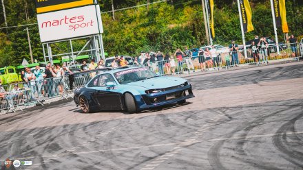 Zdjęcie z pokazu drift z zeszłorocznej edycji