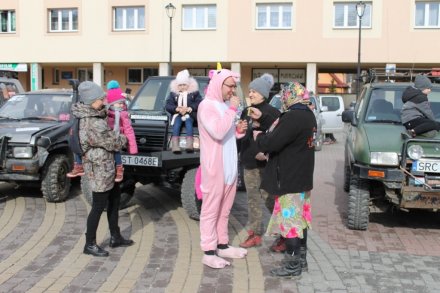 Załogi na starcie na placu Hoffa
