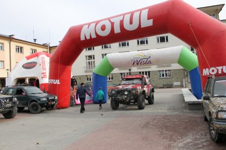 Załogi na starcie na placu Hoffa