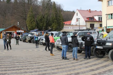 Załogi na starcie na placu Hoffa