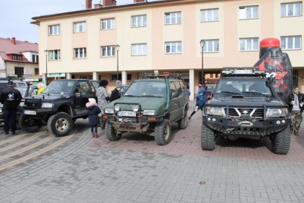 Załogi na starcie na placu Hoffa