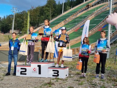 Oliwia Bury na najwyższym stopniu podium