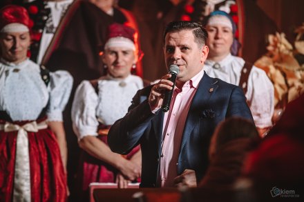 Koncert kolęd "A tradycja trwa" - Burmistrz Wisły Tomasz Bujok