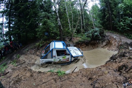 Przeszkoda wodna na trasie rajdu