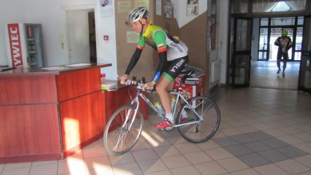 Rowerzyście z niecierpliwością oczekiwali startu